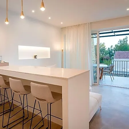 Gialova Hills 8 - Luxury With Pool 4*