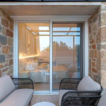Gialova Hills 8 - Luxury With Pool Otel