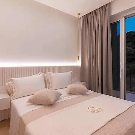 Gialova Hills 8 - Luxury With Pool