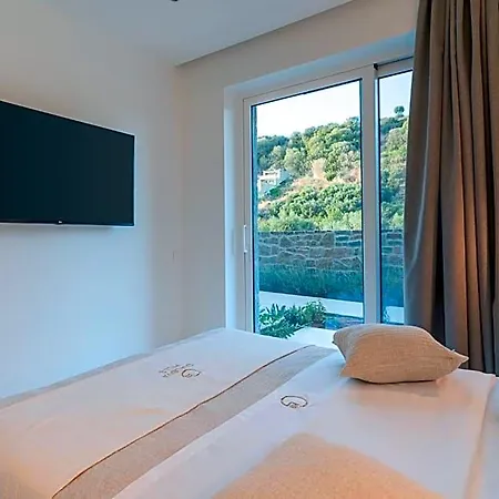 Gialova Hills 8 - Luxury With Pool 4*