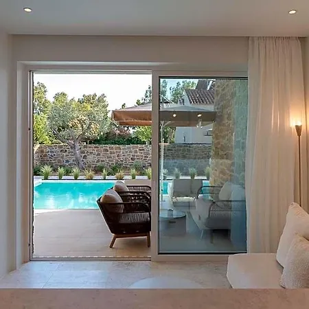 Otel Gialova Hills 8 - Luxury With Pool